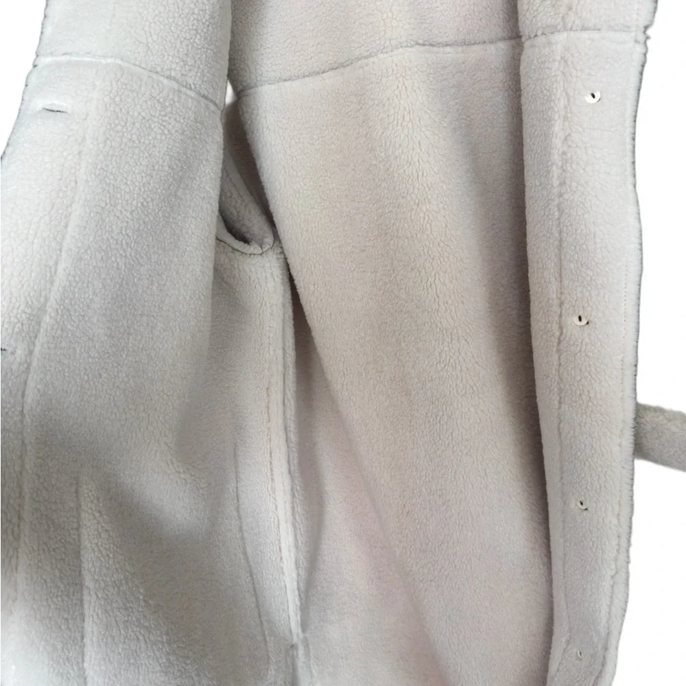 NEW!! UGG  Coat in Cream and Tan Vegan - Picture 9 of 10